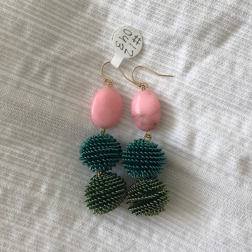 *NEW* Pink and green dangly earrings.
